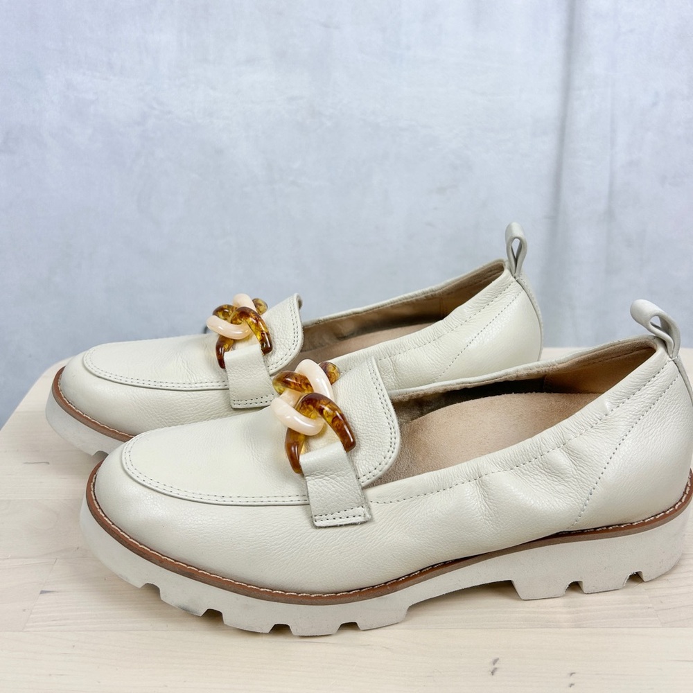 Elegant Cream Loafers with Chain Detail